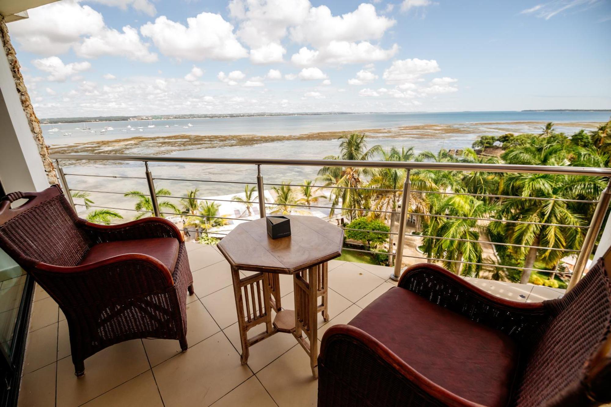 คอรัล บีช โฮเทล ดาร์ เอส ซาลาม Hotel ดาร์เอสซาลาม ภายนอก รูปภาพ